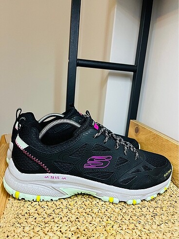 Skechers