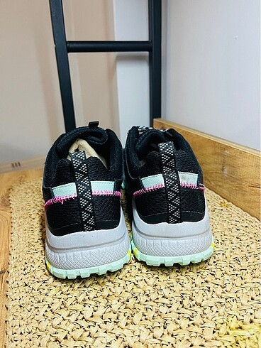 40 Beden Skechers