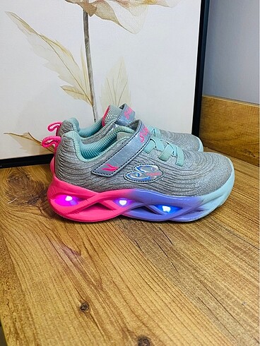 Skechers