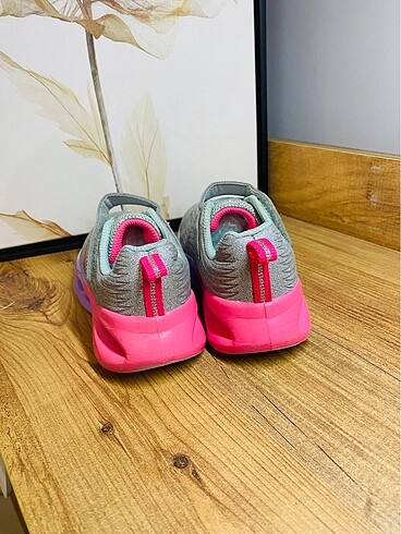 26 Beden çeşitli Renk Skechers