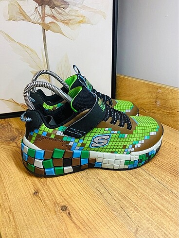 Skechers