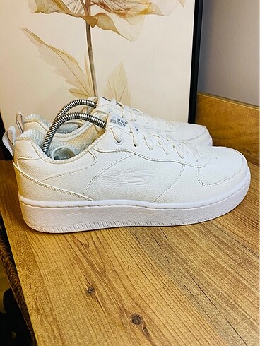 Skechers