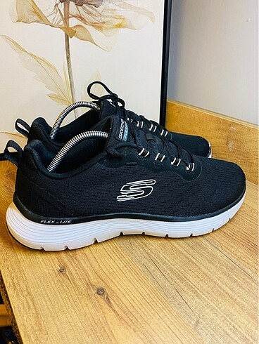 Skechers