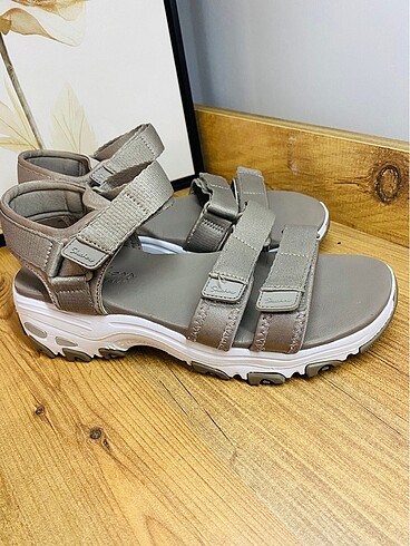 Skechers