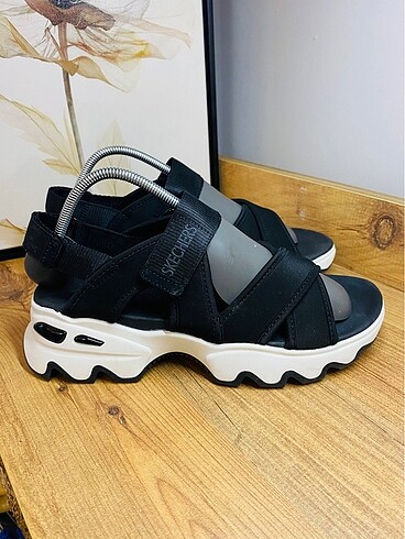 Skechers