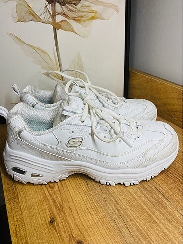 Skechers
