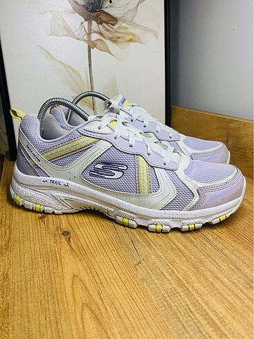 Skechers