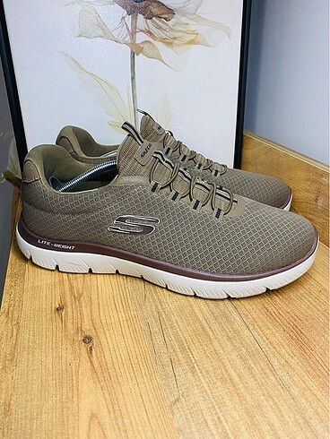 Skechers