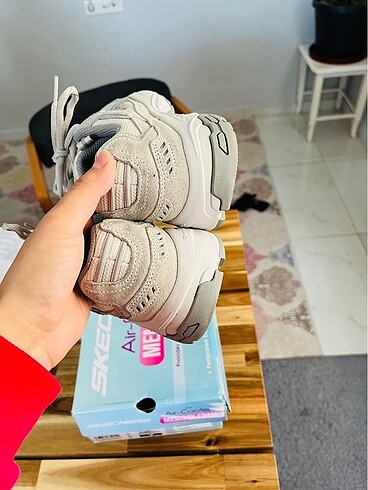 37 Beden Skechers