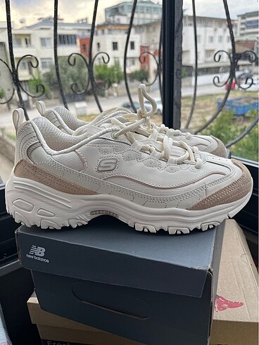 Skechers