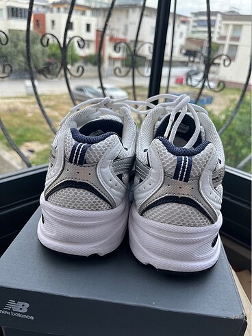 42 Beden beyaz Renk Newbalance 530