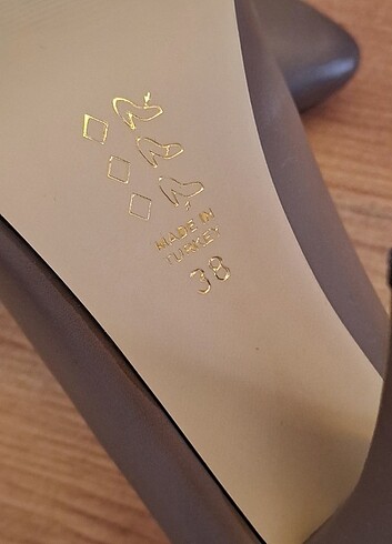 38 Beden Stiletto ayakkabi