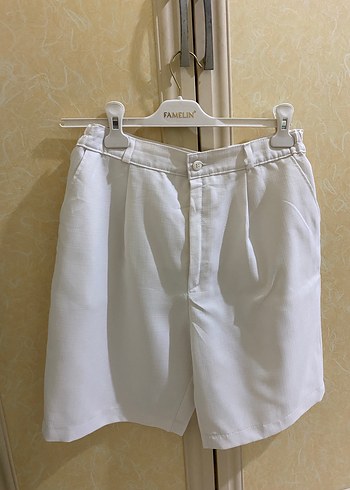 Kadın Beyaz Mini Bermuda Şort Pilili - Görsel 2
