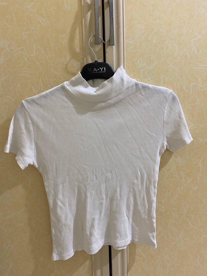 Yüksek Yakalı Beyaz Kadın Tişört - Görsel 2