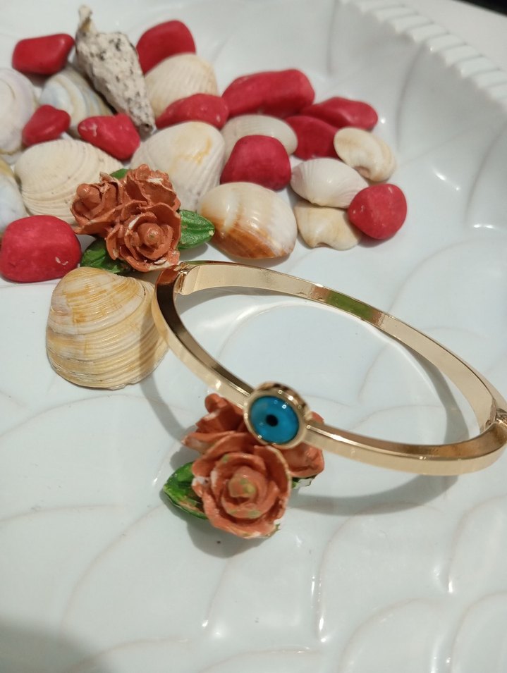 Altın Renkli Boncuklu Kadın çelik Bileklik - Görsel 2