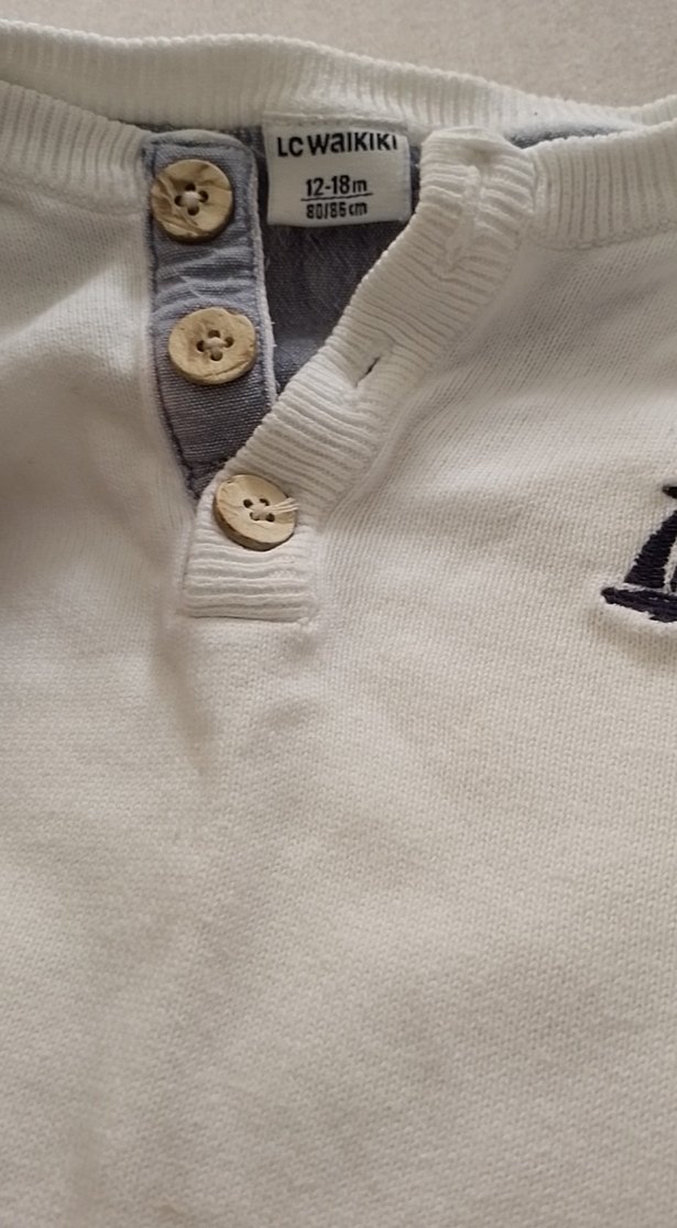 Düğmeli Beyaz Erkek Çocuk Kazak - Görsel 3