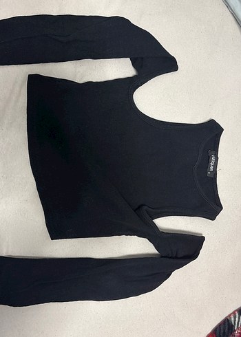 Siyah Yüksek Yaka Crop Top