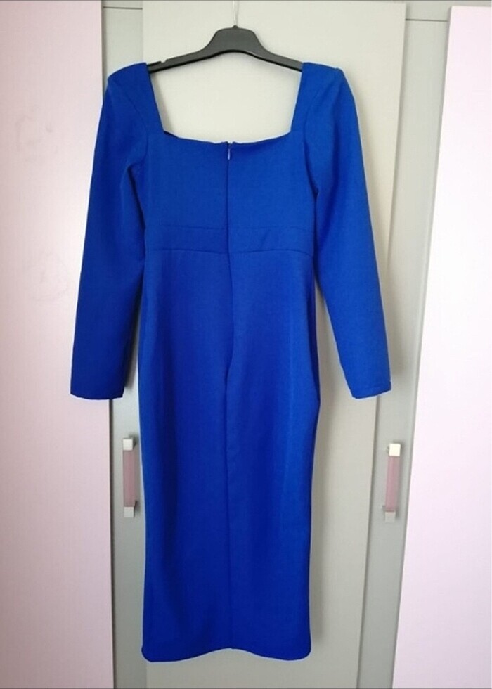 Kare yaka klasik yırtmaçlı elbise 
 - Görsel 2