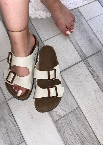 37 Beden Beyaz Tokalı Birkenstock Terlik