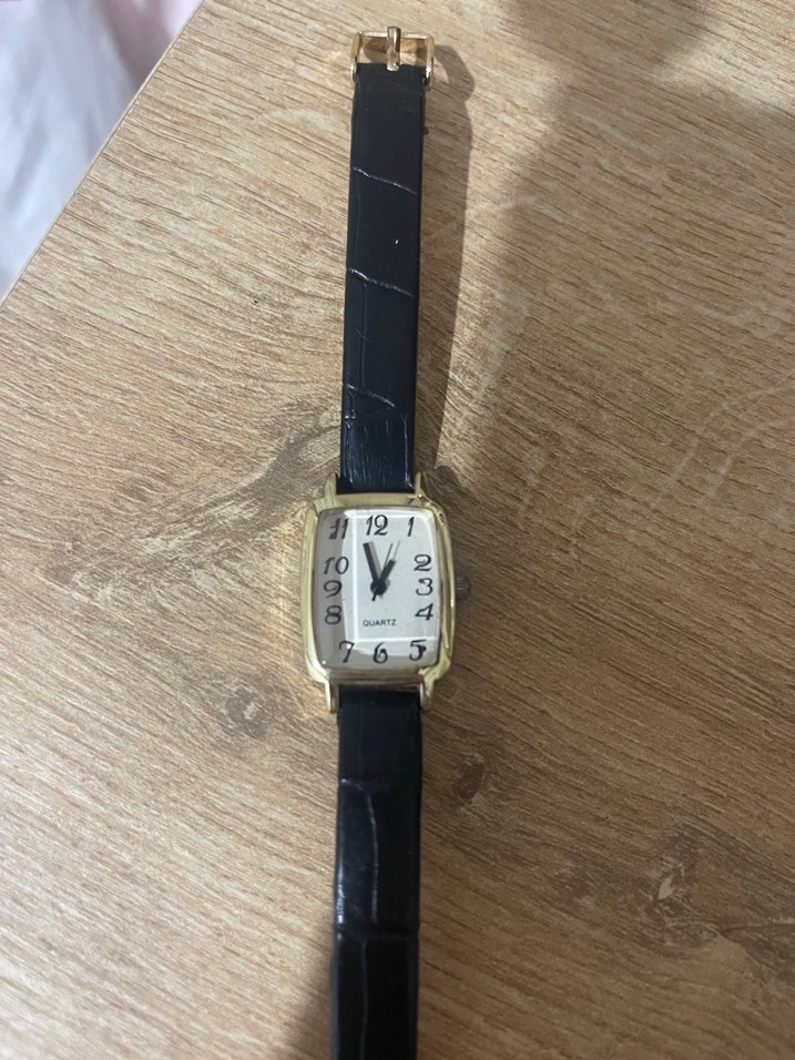 Klasik Altın Kadın Kol Saati - Görsel 2