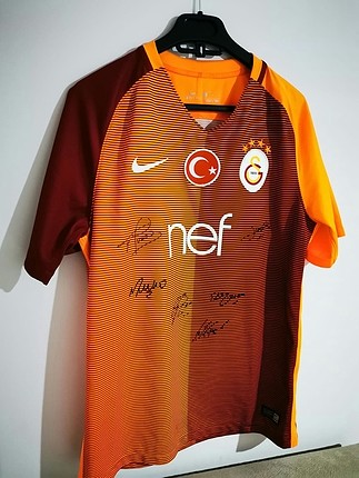 Galatasaray forma imzalı