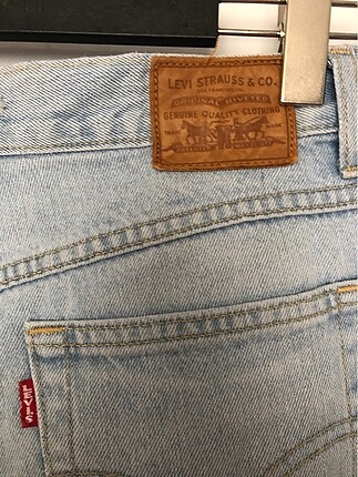 Levis mom jean