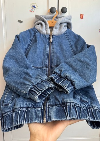 Kapüşonlu Erkek Çocuk Kot Ceket - Görsel 3