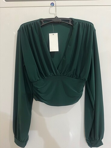 m Beden yeşil Renk Zara model crop bluz