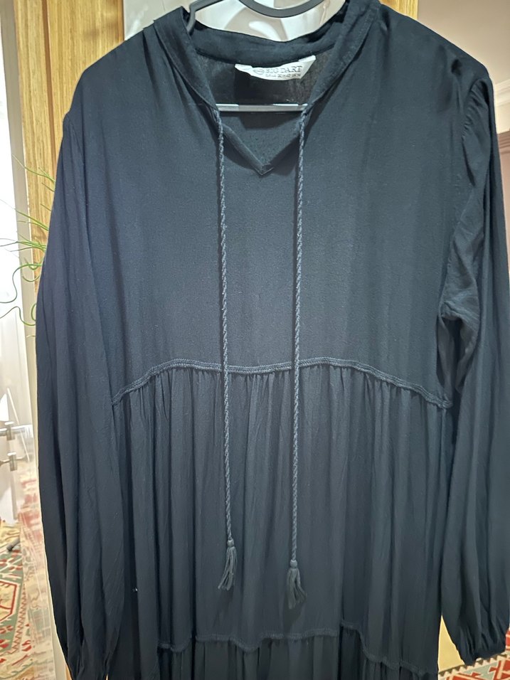 Siyah V Yaka Uzun pamuklu Elbise - Görsel 2