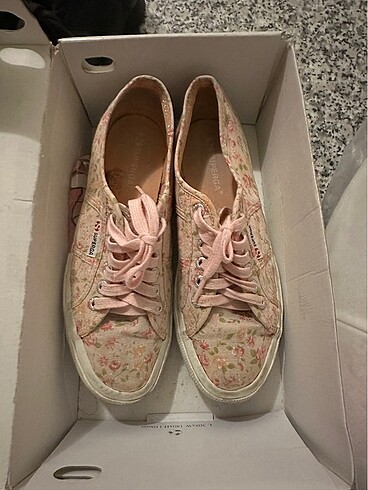 Superga ayakkabı