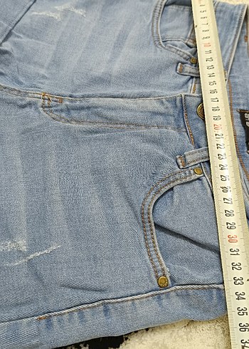 Düğmeli Mavi Mini Kot Şort - Görsel 5