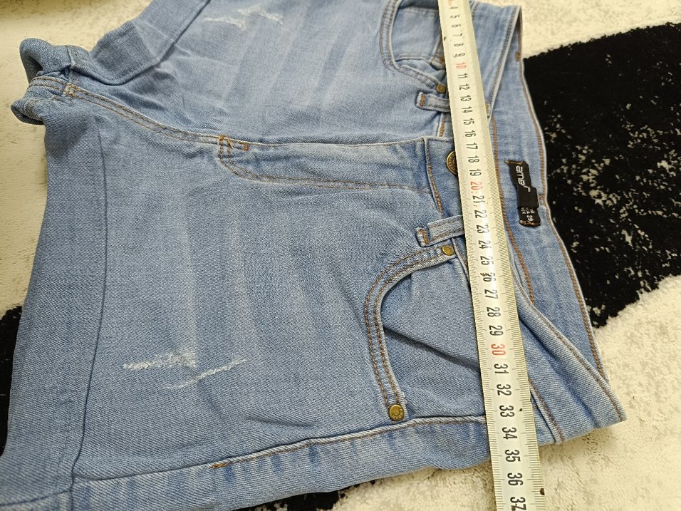 Düğmeli Mavi Mini Kot Şort - Görsel 5