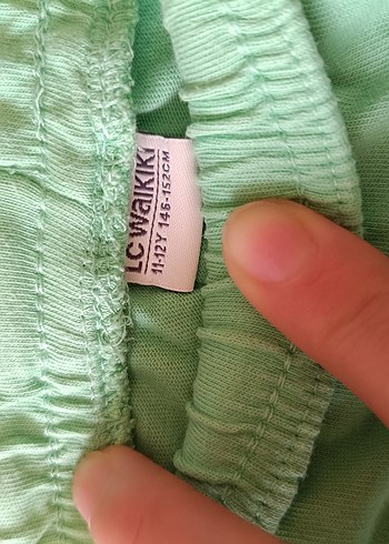 11-12 Yaş Beden yeşil Renk LC Waikiki şort