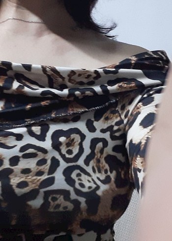 l Beden kahverengi Renk Düğmeli Leopar Desenli Kısa Bluz