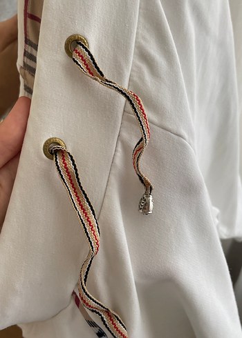 Burberry Beyaz Bel Bantlı Şortu - Görsel 5