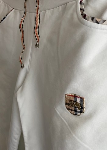 Burberry Beyaz Bel Bantlı Şortu - Görsel 3