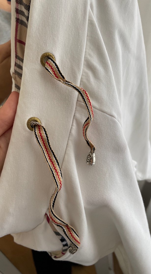 Burberry Beyaz Bel Bantlı Şortu - Görsel 5