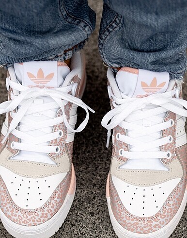 Orijinal Adidas