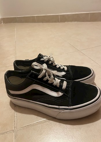 Vans Siyah Platform Tabanlı Minimalist Kadın Spor Ayakkabı