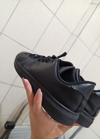 Düz siyah spor ayakkabı deri sneaker 