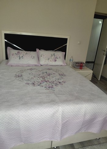 Nakışlı Beyaz ve Pastel Yatak Örtüsü - Görsel 3