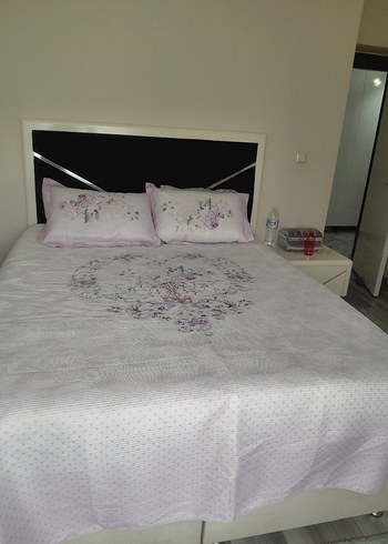 Nakışlı Beyaz ve Pastel Yatak Örtüsü - Görsel 2