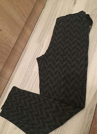 Kenarı fermuarlı grili kaşe tayt