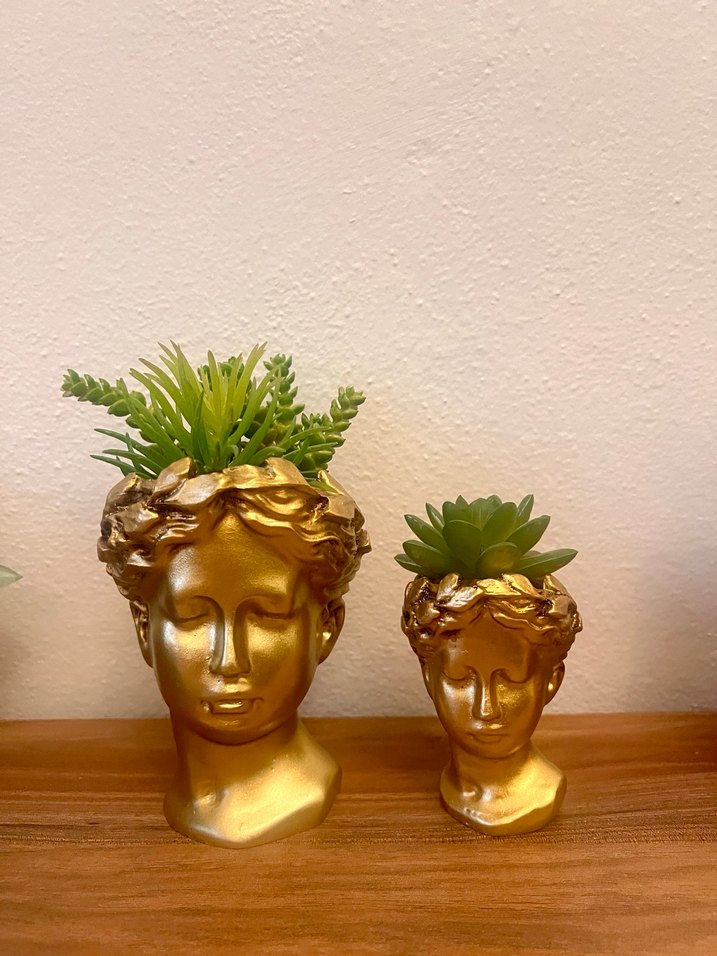 Parlak Altın Renkli Heykel Saksılar - Görsel 2