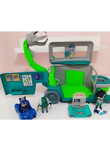 Diğer Pijamaskeliler pj masks romeo laboratuvarı