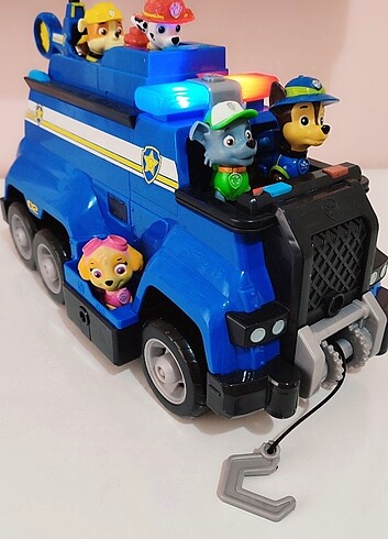 Paw patrol chase figürü ve ultimate aracı