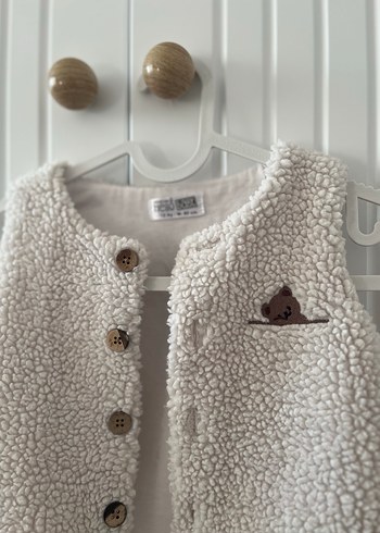 Düğmeli Kız Çocuk Beyaz Yelek - Görsel 2