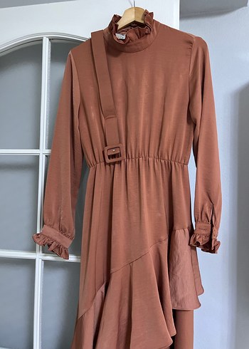 Kadın Kemerli Uzun Kahverengi Elbise - Görsel 2