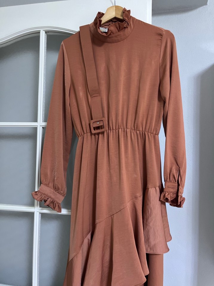Kadın Kemerli Uzun Kahverengi Elbise - Görsel 2