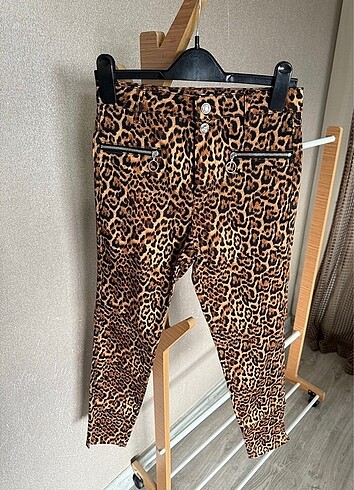 Zara Leopar pantalon